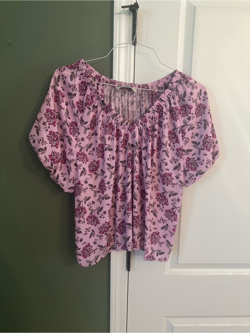 LOFT Pink Floral V-Neck Puff Sleeve Blouse